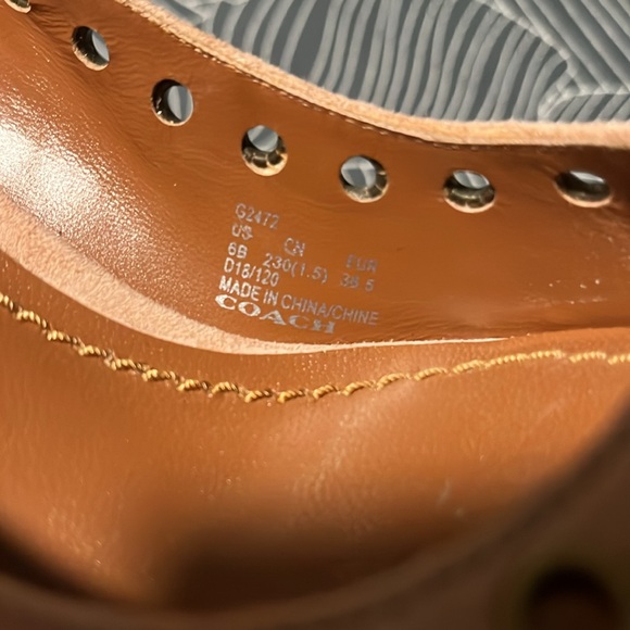 COACH LT PINK  Women's 3.5 inch heeled shoes. Pristine condition! Size 6! - Picture 10 of 10